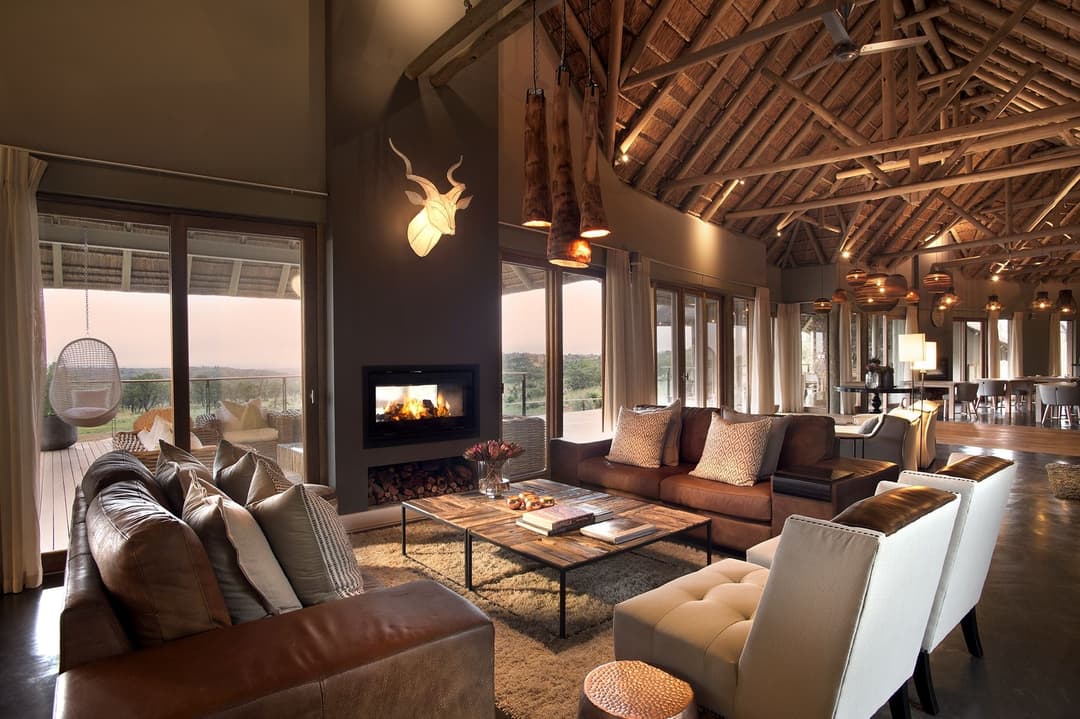 Mhondoro Main lodge
