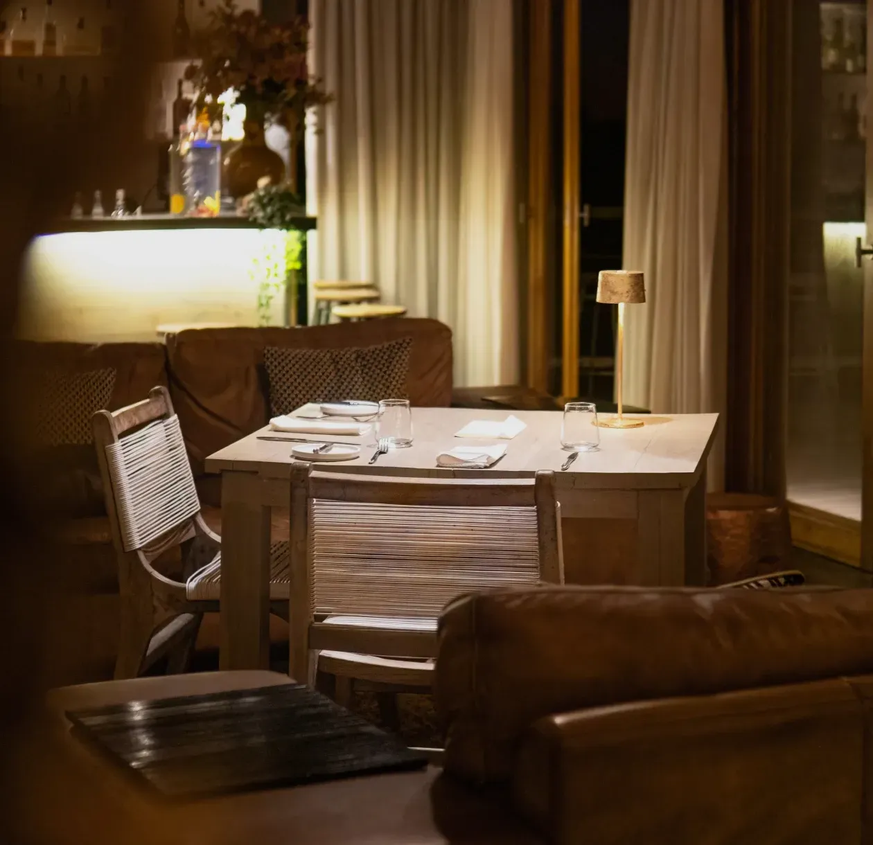 dining_side_media