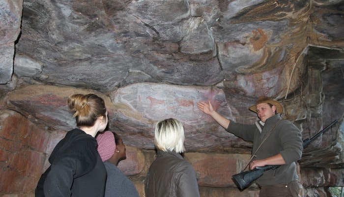 Mhondoro-Game-Lodge-Rock-Art