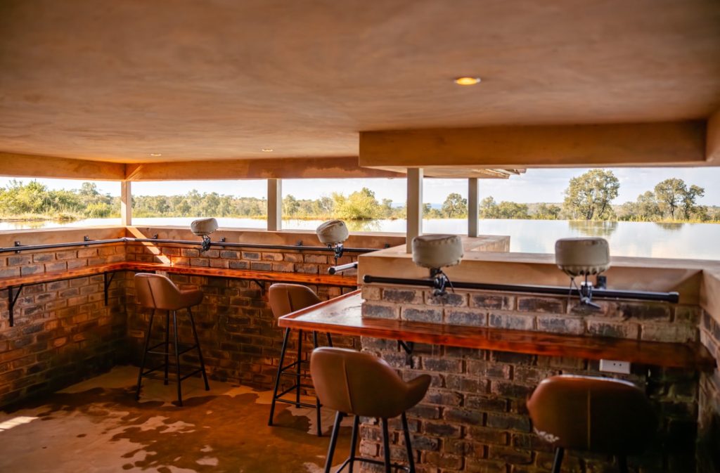 Mhondoro Waterhole Hide, wildlife view from beautiful waterhole hide